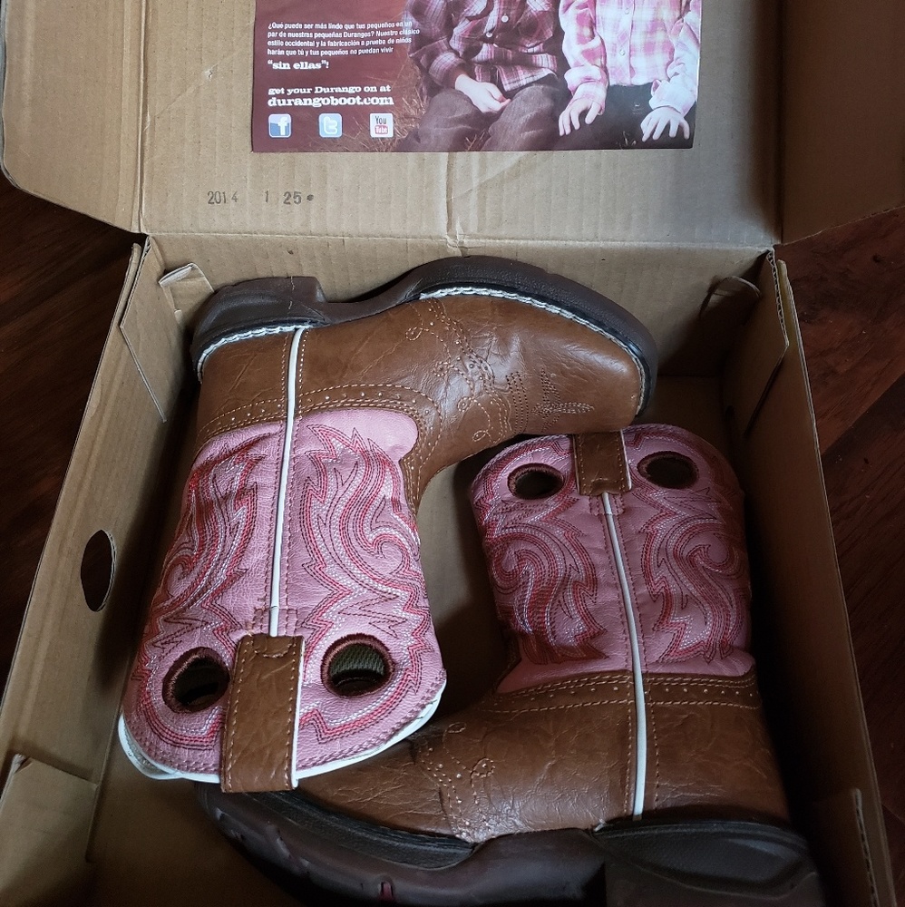 COPY - Little girls cowboy boots.